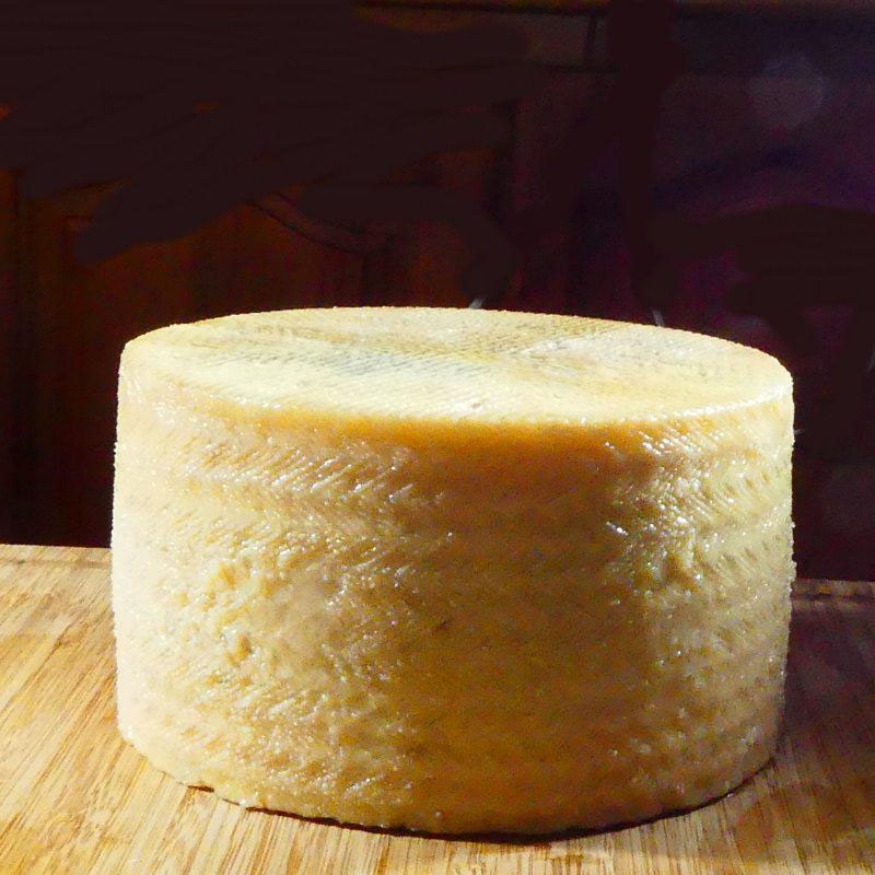 Comprar queso curado en aceite 3 kg aprox online de Devas Gourmet